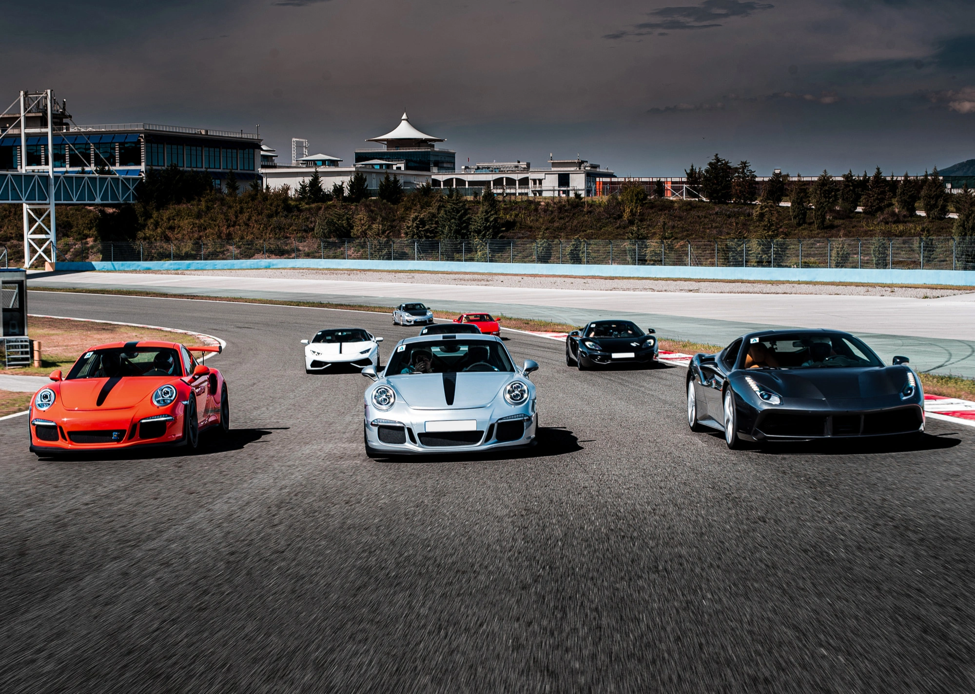 Escapes deportivos para Porsche, Ferrari, BMW M, Audi RS y Mercedes-AMG — Detail Park Alicante