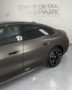 Transformación de Alta Precisión: De Rojo Vibrante a la Sofisticación del Dark Basalt en un BMW Serie 4 10 car wrapping%&paint protection film%