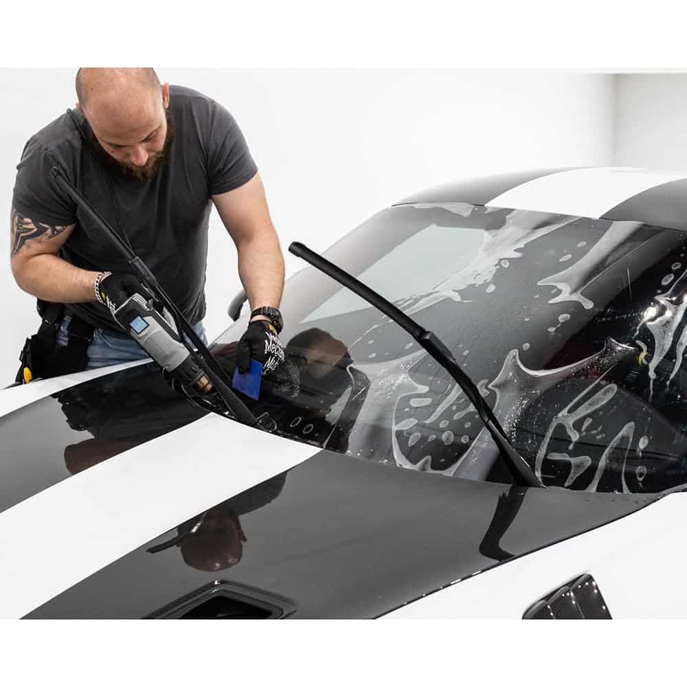 Protector de cristal para coche instalado en luna delantera - PPF DynoTop en Detail Park Alicante