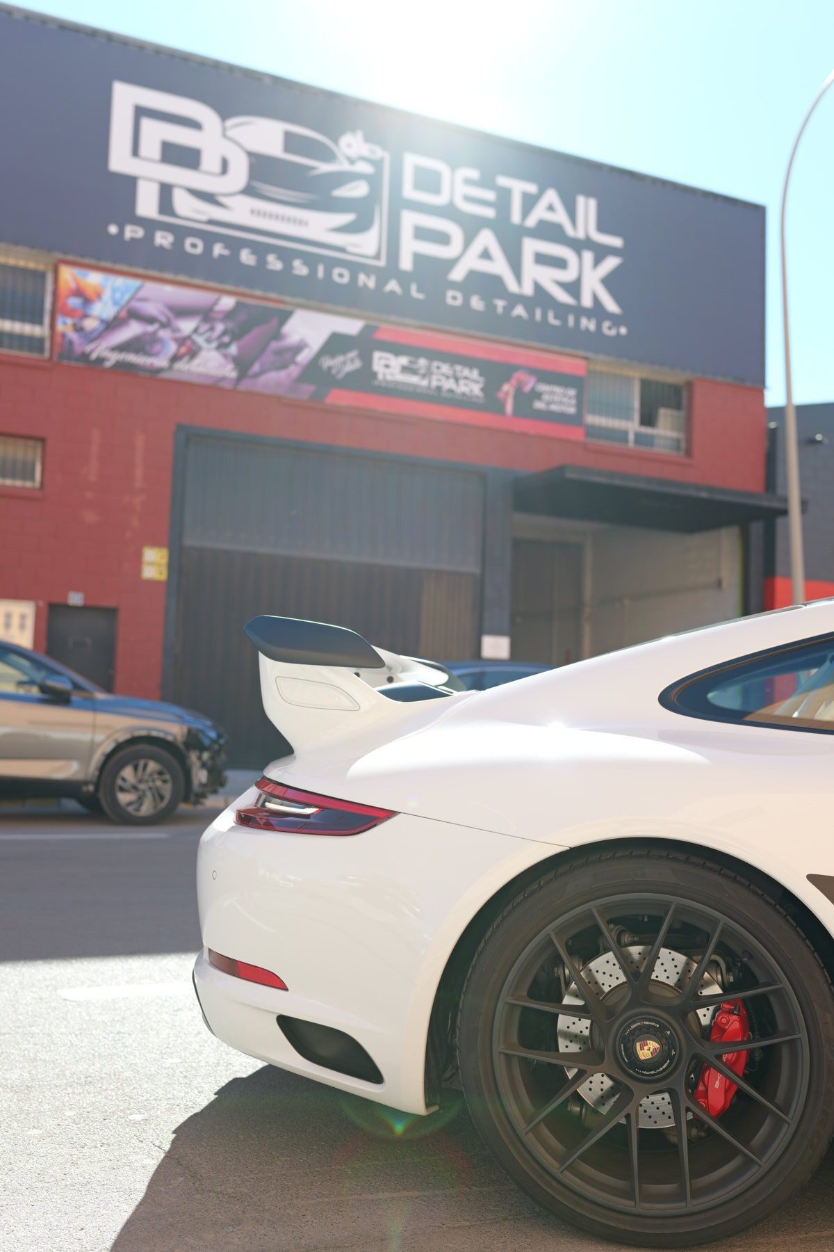 Alerón GT3 en Porsche 911 GTS: Instalación | Detail Park 17 Adaptación y recorte de la base del alerón GT3 para el Porsche 911 GTS