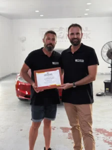 Cursos de Paint Protection Film 20 Javier con su certificado del curso de instalación de PPF de Detail Park en Alicante