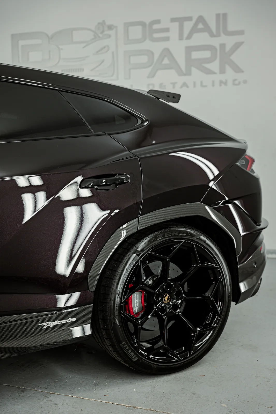 Lamborghini Urus Performante: full PPF con STEK DYNOshield 6 Aleta trasera y pasos de rueda de carbono del Lamborghini Urus Performante con PPF completo