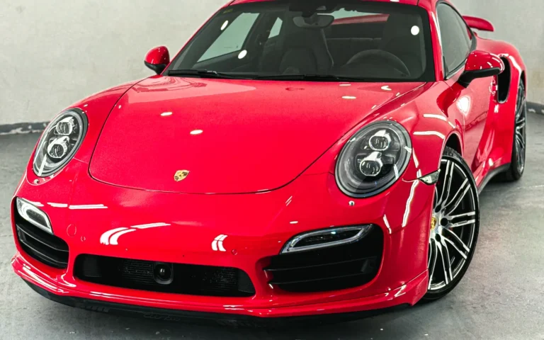 Porsche 911 Turbo 991 rojo con tratamiento cerámico Gtechniq de doble capa en Detail Park Alicante