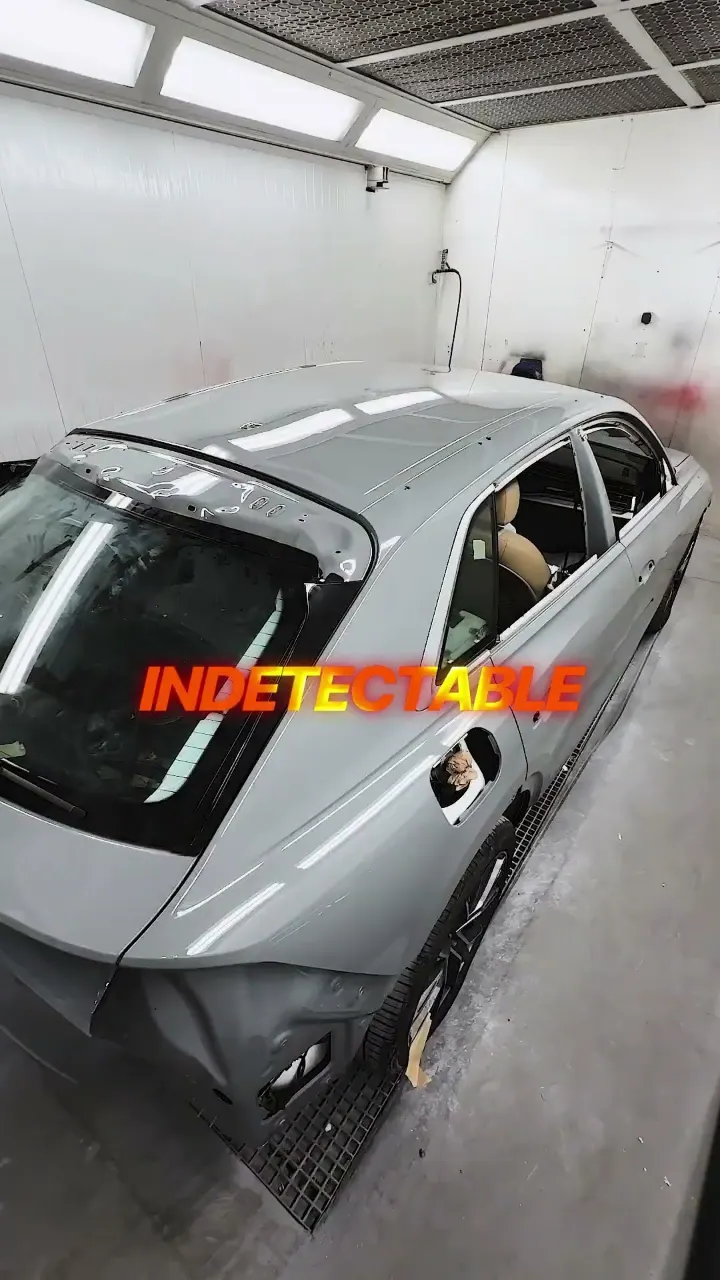 Audi Q8 gris Nardo: cambio de color con pintura en Alicante 2 Vídeo del cambio de color del Audi Q8 de blanco a gris Nardo