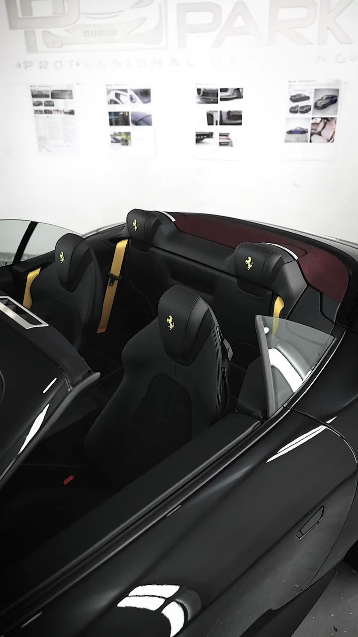 Ferrari Roma Spider: cinturones amarillos personalizados y full PPF 2 Vídeo del Ferrari Roma Spider con cinturones amarillos personalizados y full PPF STEK DYNOshield