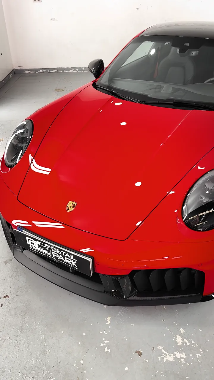 Porsche 911 Carrera GTS 2025: full PPF STEK DYNOshield con desmontaje de piezas 2 Vídeo del Porsche 911 Carrera GTS 992.2 con full PPF STEK en Detail Park